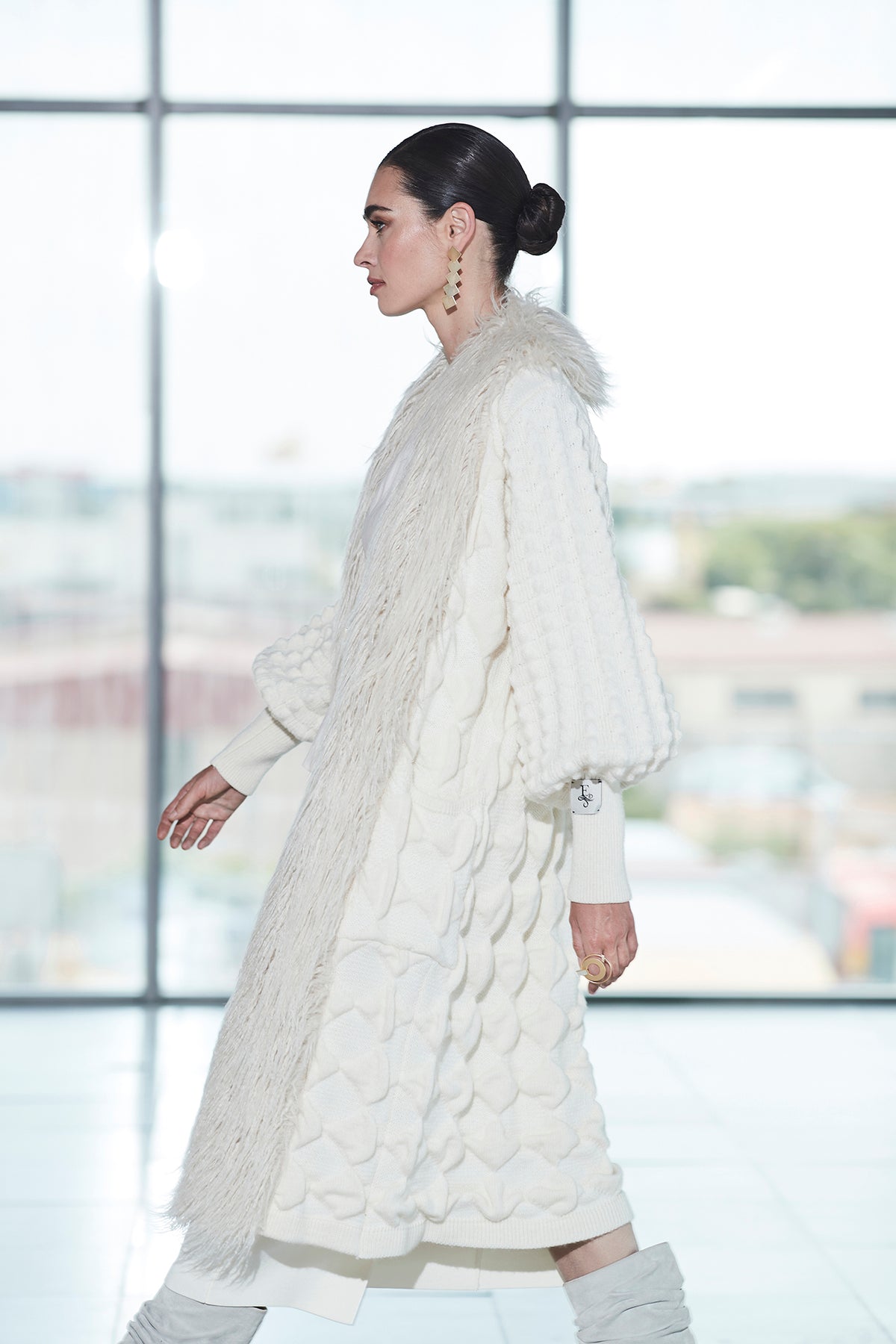 CARDIGAN LARGO CON PELO MARFIL GUSTAVE