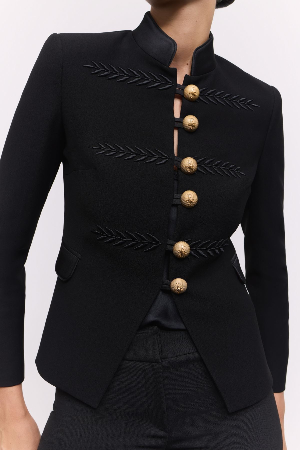 Blazer militar bordada negro Renata 01 - Edición Limitada